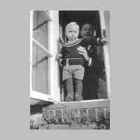 011-0088  Oskar von Frantzius 1936 mit Sohn Wolf-Dietrich.jpg